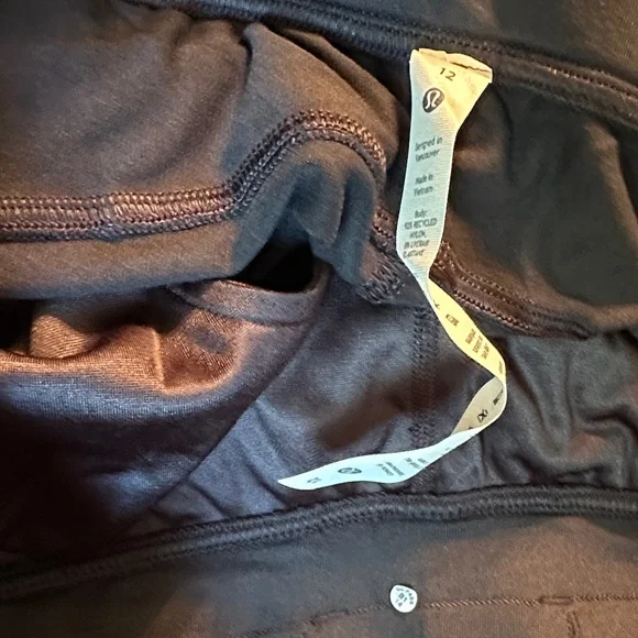 NWT Lululemon Athletica Jogger Crop - Picture 2 of 7